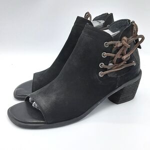 OTBT Prairie Peep Toe Leather Bootie Size 8.5M.